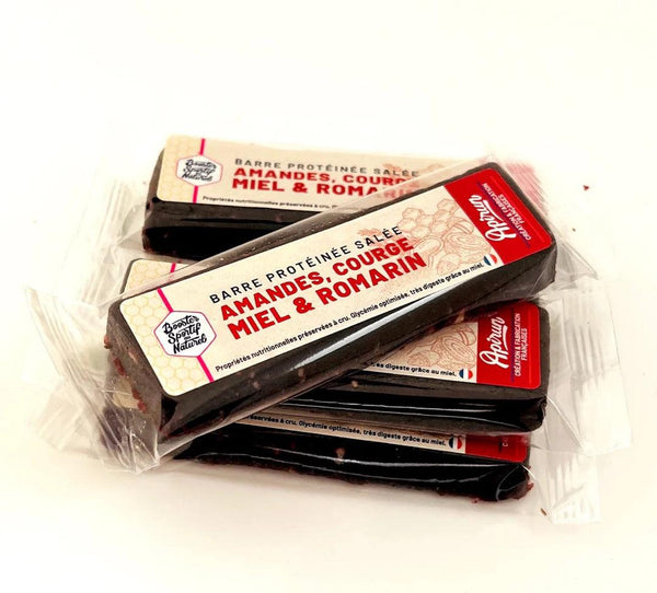 Barre crue salée aux protéines de courge et d’amande, savoureuse et riche en protéines pour un apport nutritif naturel.
