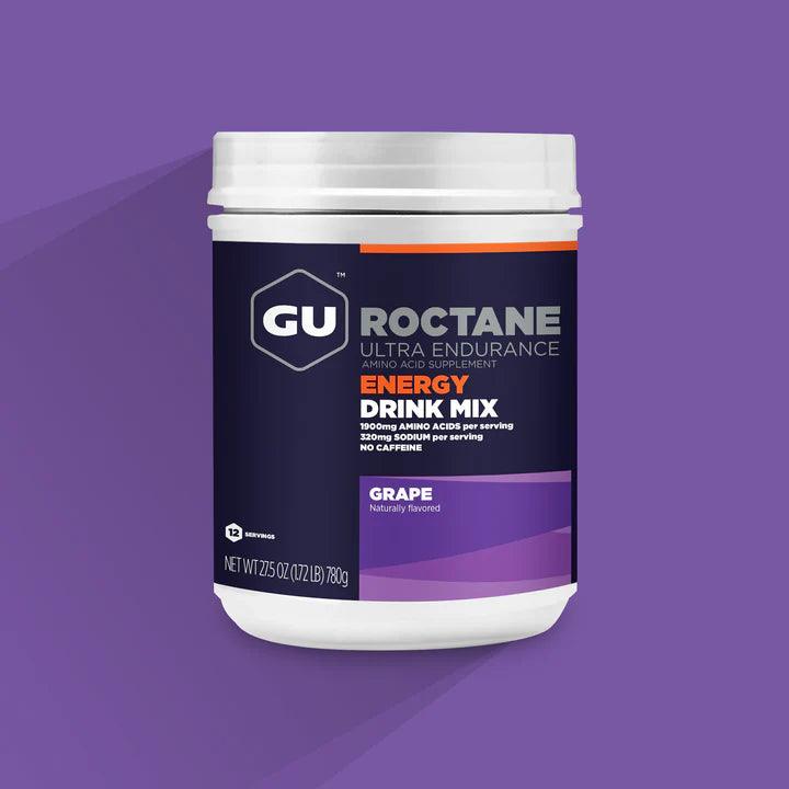 Boisson énergétique GU Drink Mix Energy Roctane riche en électrolytes et en glucides (maltodextrine et fructose), conçue pour les efforts intenses avec une assimilation optimisée et un confort digestif amélioré.
